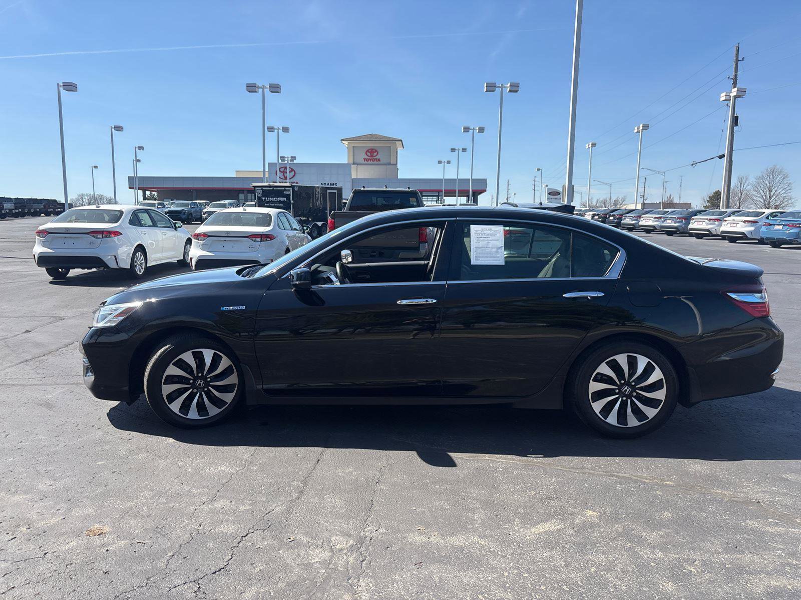 Used 2017 Honda Accord Touring image 4
