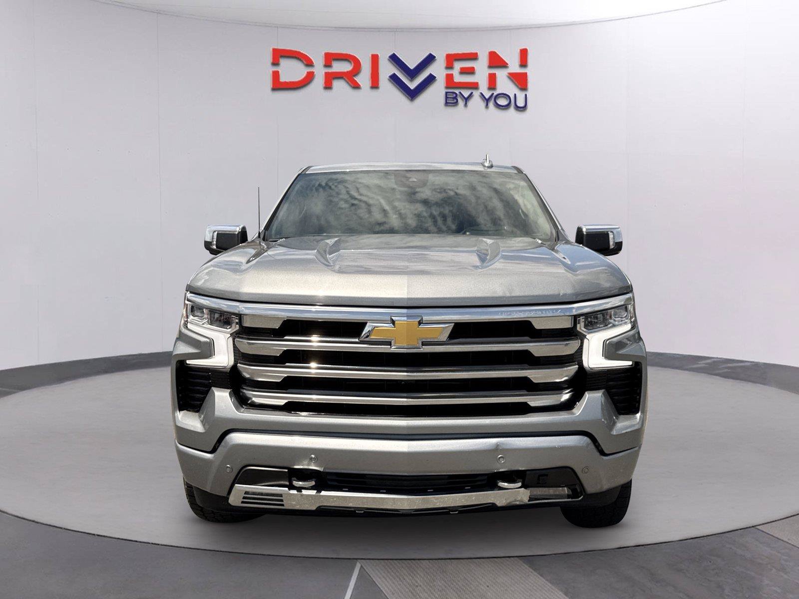 Used 2025 Chevrolet Silverado 1500 High Country AWD/4WD image 9