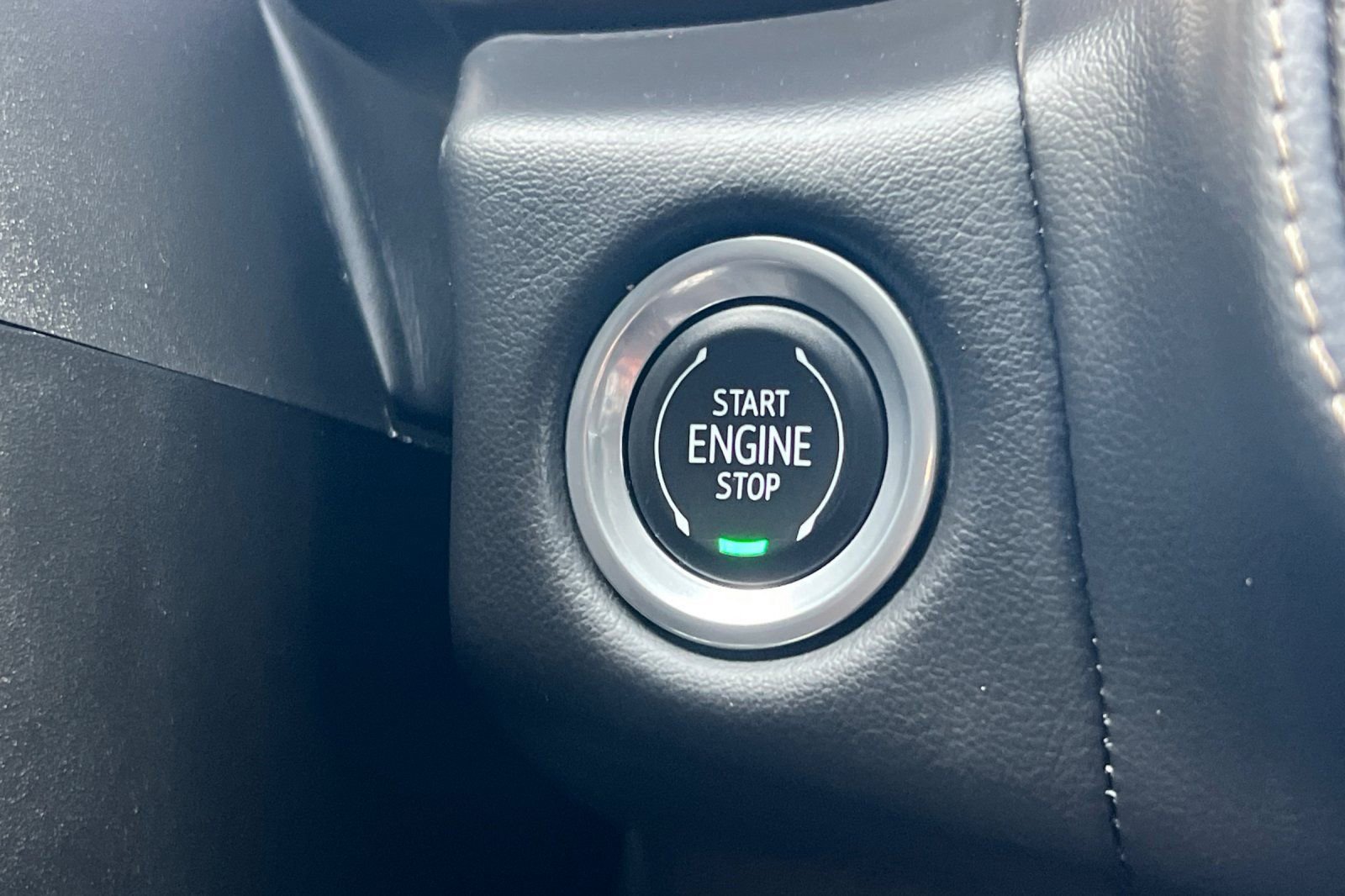 Used 2023 Chevrolet Suburban Premier image 24