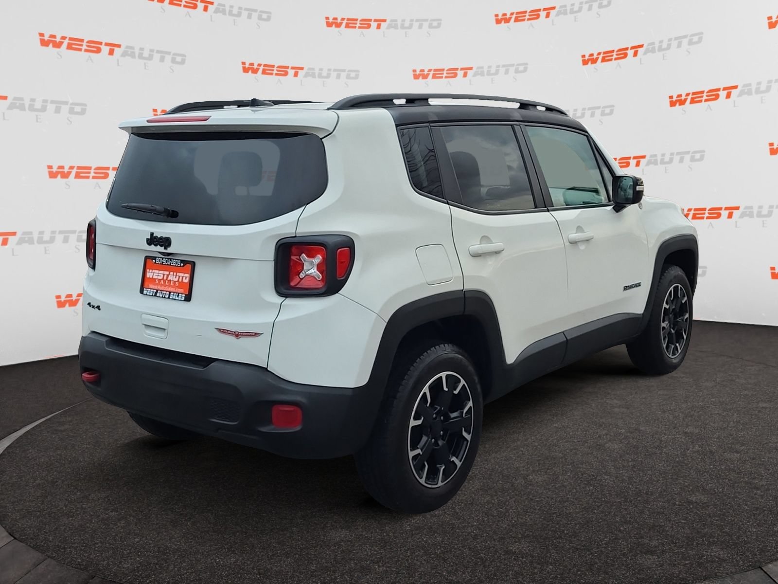 Used 2023 Jeep Renegade Trailhawk AWD/4WD image 5