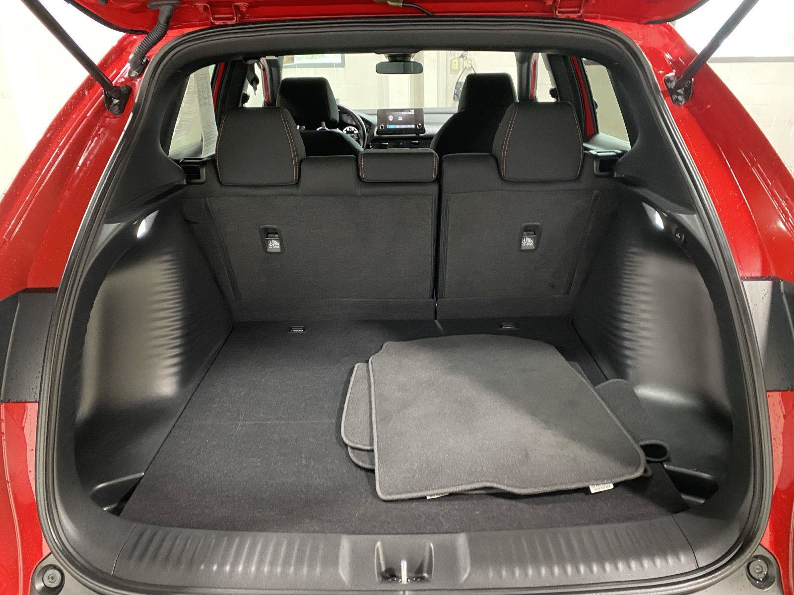Used 2025 Honda HR-V Sport image 14