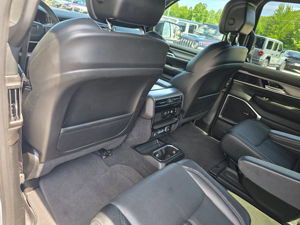 Used 2025 Jeep Wagoneer Series II w/ Premium Group I AWD/4WD image 27