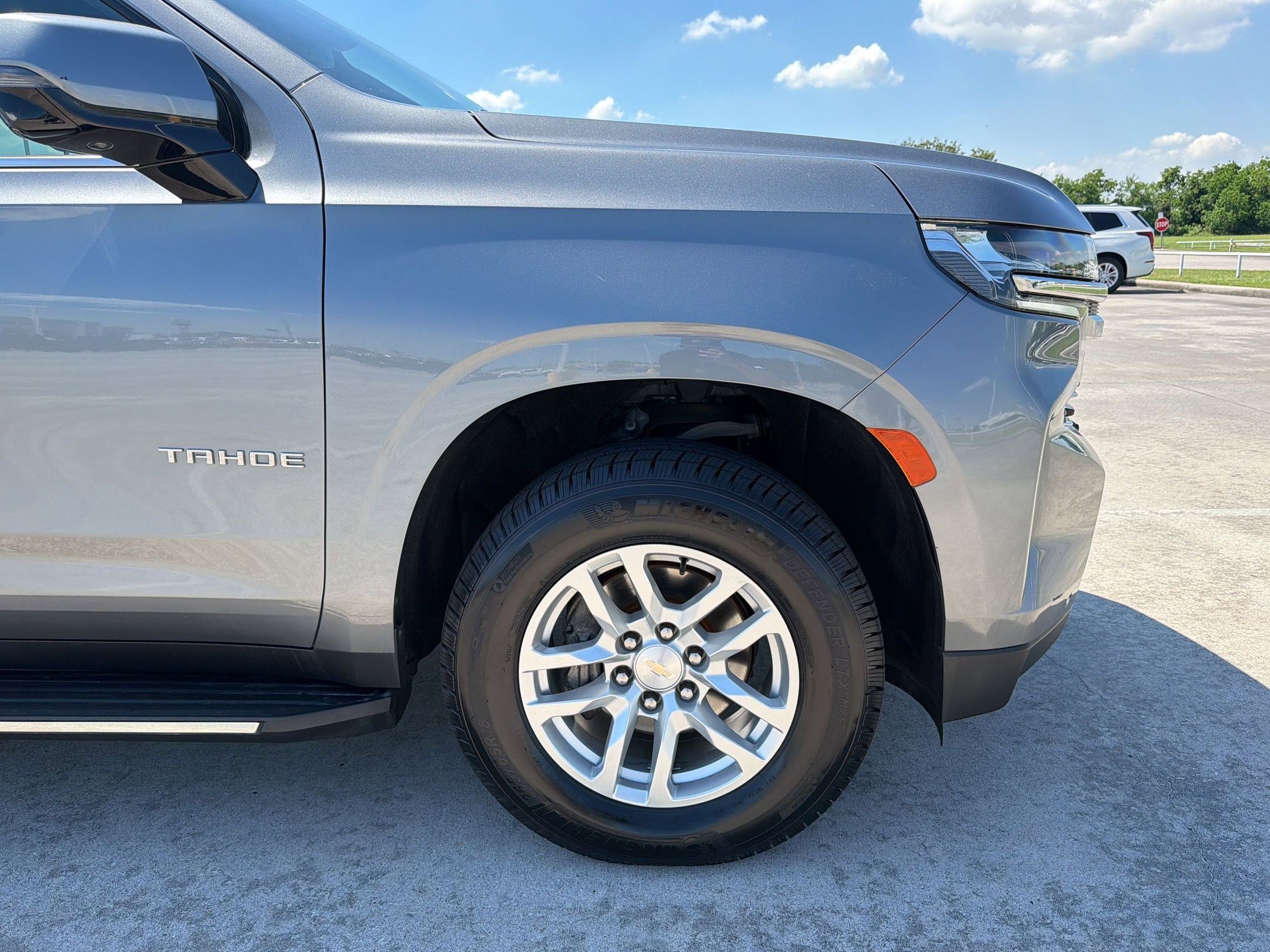 Used 2021 Chevrolet Tahoe LT w/ Luxury Package AWD/4WD image 10