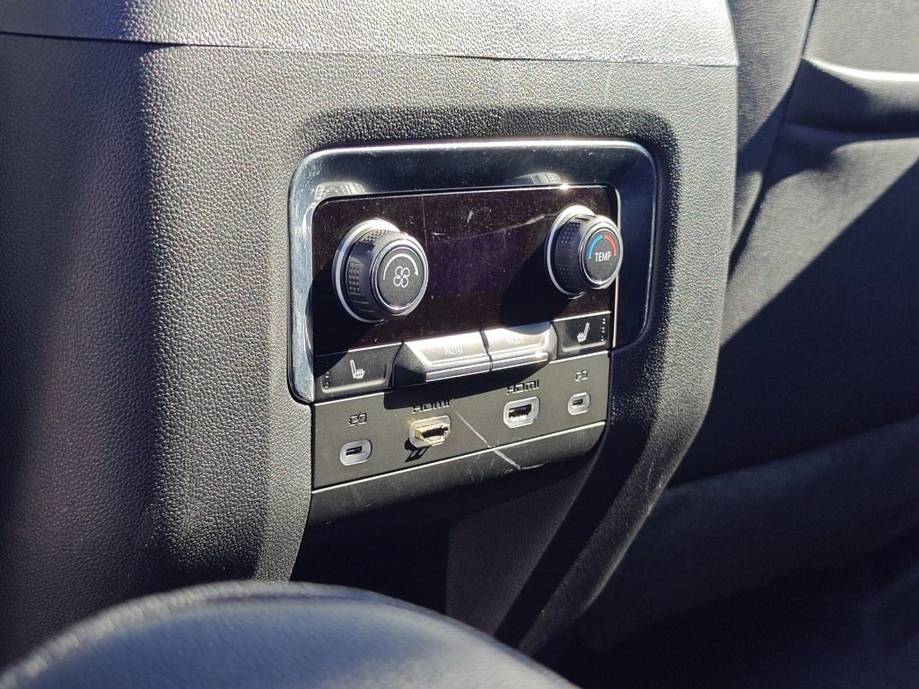 Used 2023 Chevrolet Tahoe Z71 w/ Luxury Package image 27