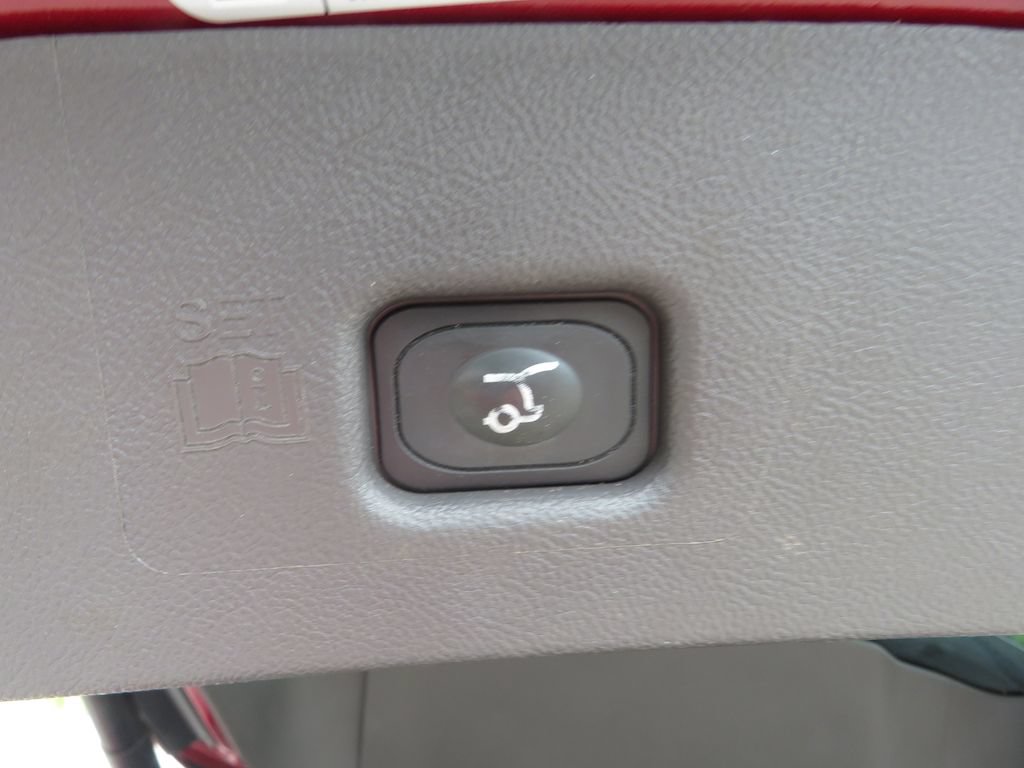 Used 2016 Lincoln MKX Reserve w/ Driver Assistance Package AWD/4WD image 18