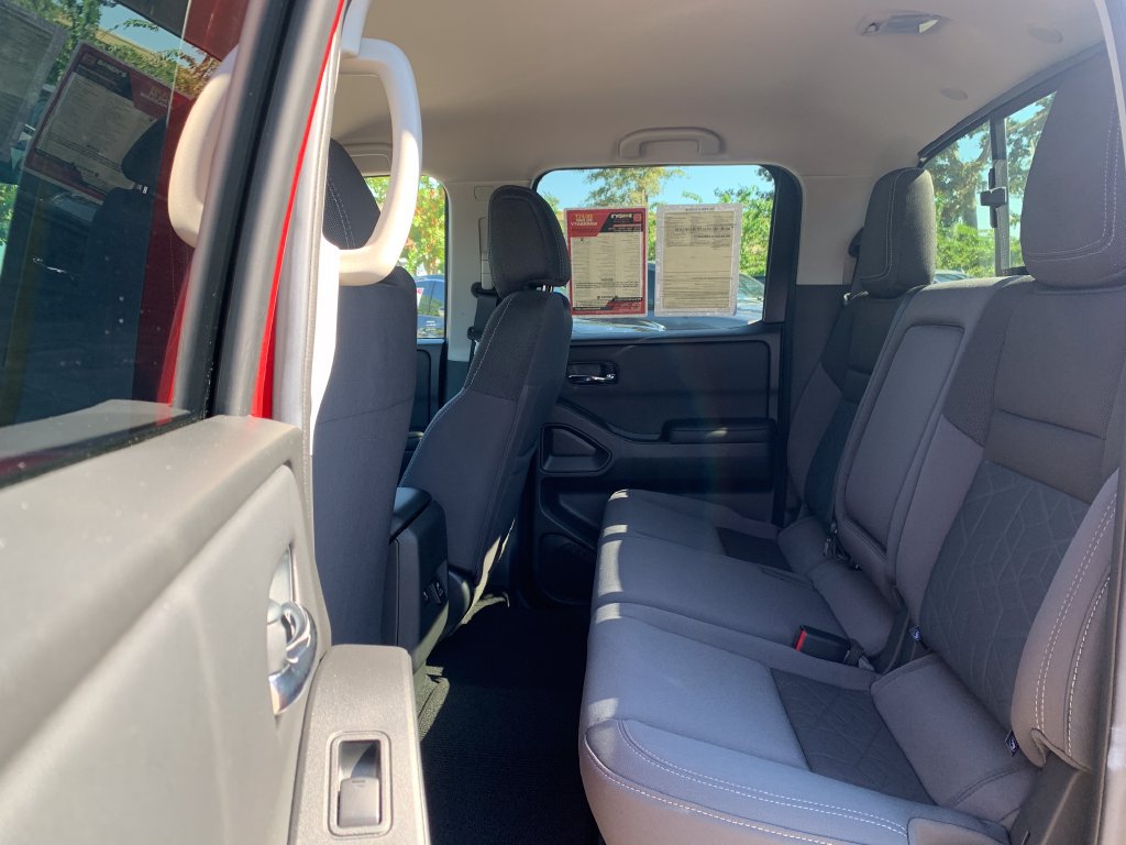 Used 2025 Nissan Frontier SV w/ SV Convenience Package RWD image 24
