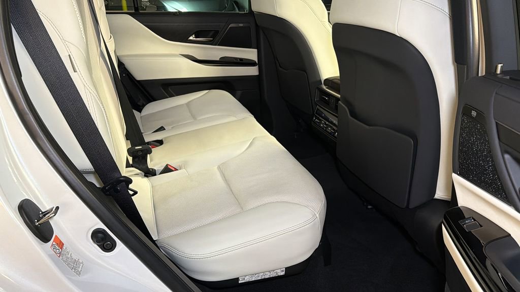 Certified 2024 Lexus LX 600 4WD w/ Appearance Package image 14