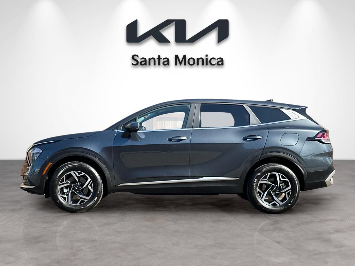 Used 2023 Kia Sportage LX AWD/4WD image 3