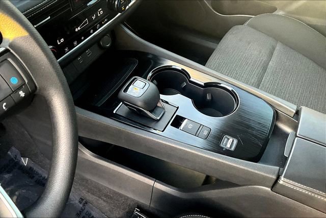 Used 2022 Nissan Rogue SV image 13