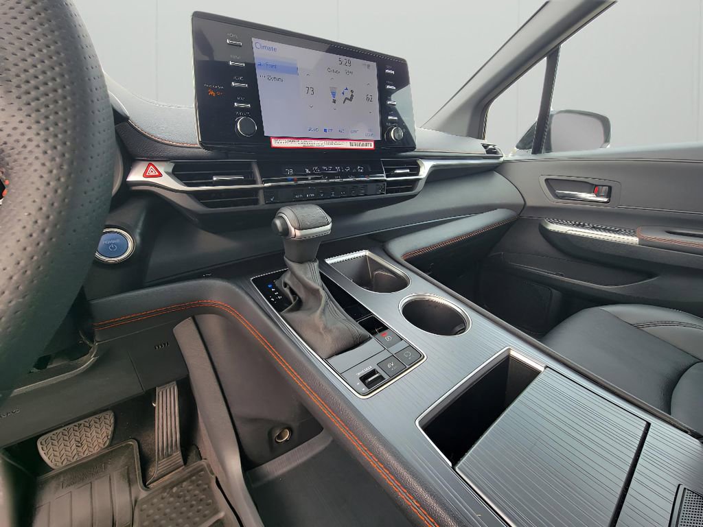 Used 2024 Toyota Sienna XSE AWD/4WD image 23
