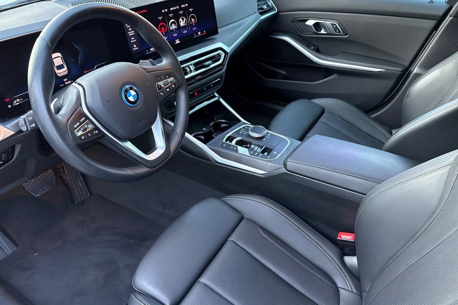 Certified 2023 BMW 330e w/ Convenience Package image 11