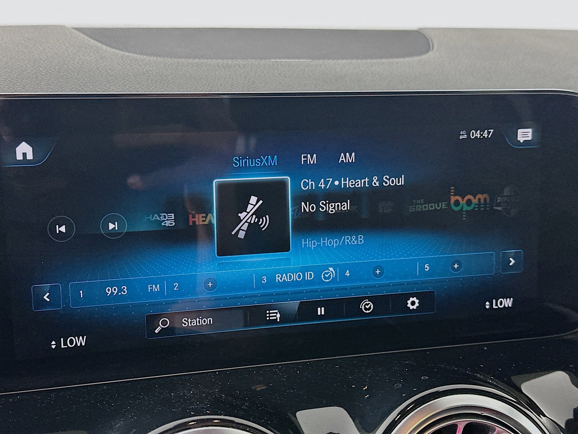 Used 2023 Mercedes-Benz GLA 250 4MATIC w/ Premium Package image 21