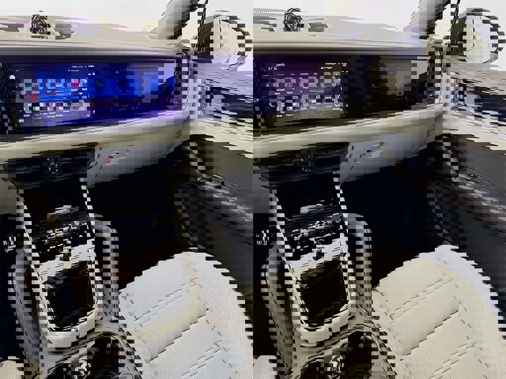 New 2026 Porsche Cayenne S image 28