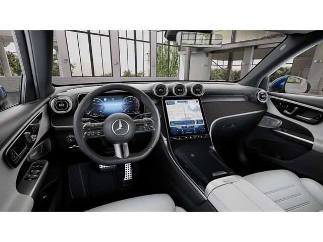 Used 2025 Mercedes-Benz GLC 300 4MATIC image 3