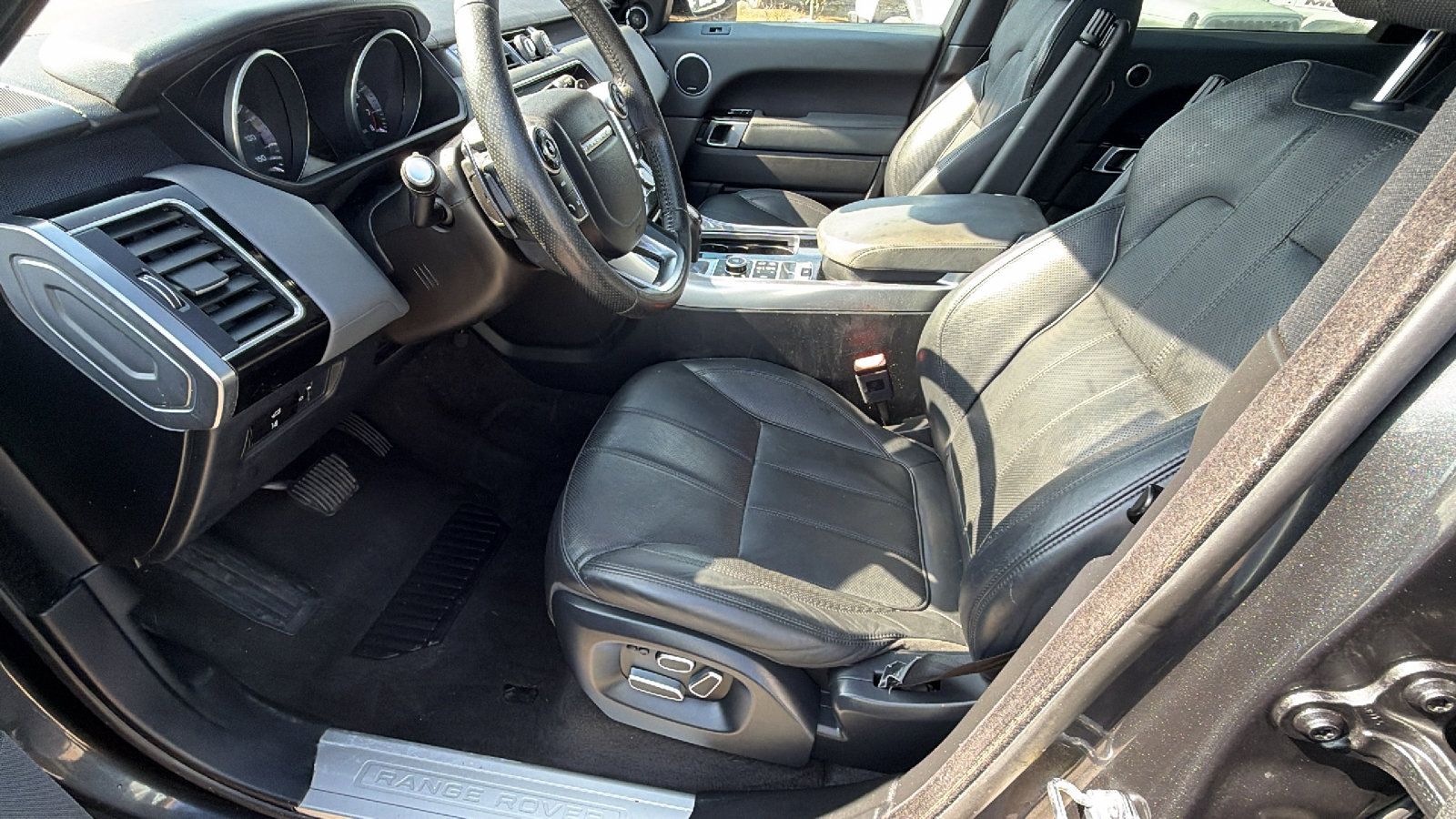 Used 2015 Land Rover Range Rover Sport Supercharged image 16