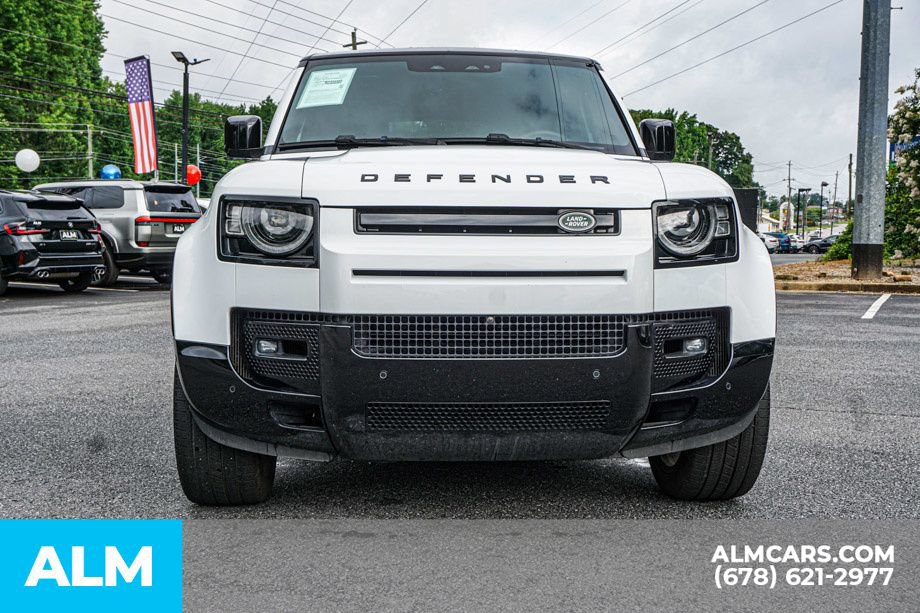 Used 2024 Land Rover Defender 110 X-Dynamic SE AWD/4WD image 10