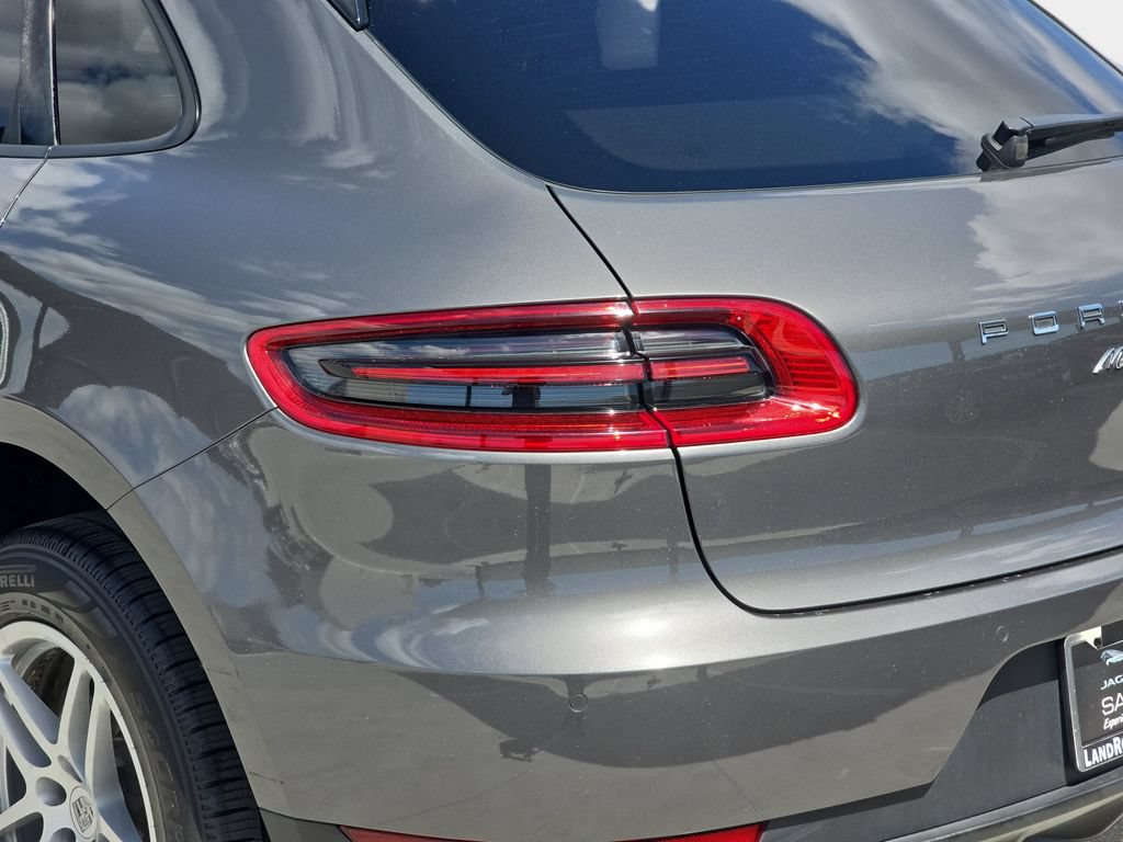 Used 2018 Porsche Macan AWD/4WD image 38
