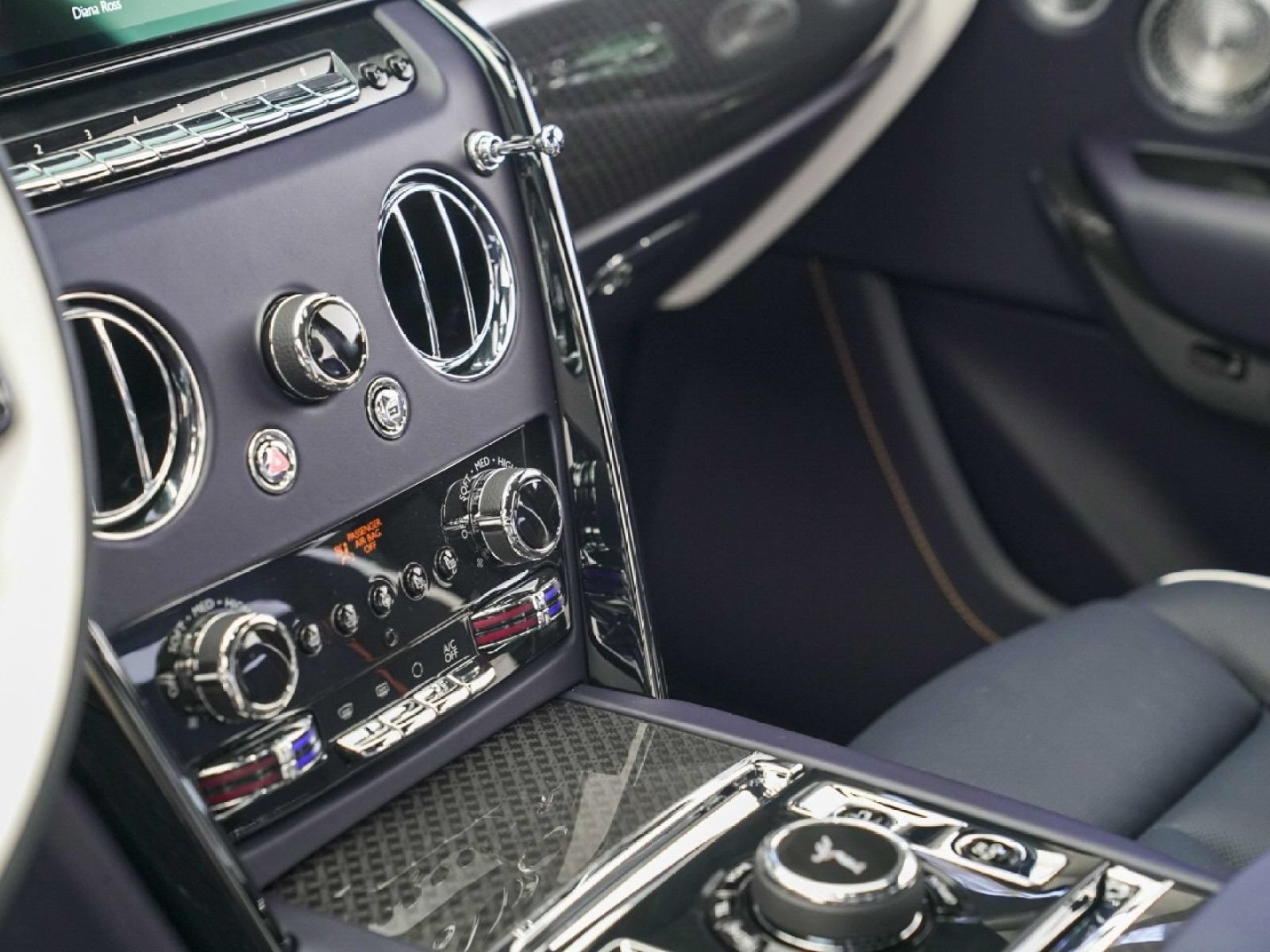 New 2026 Rolls-Royce Cullinan Black Badge AWD/4WD image 12