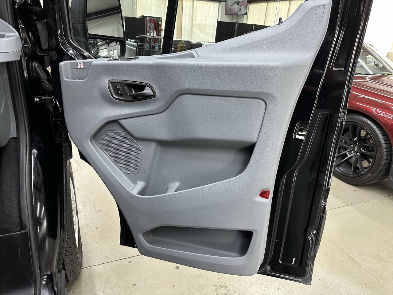 Used 2019 Ford Transit 350 XLT image 16