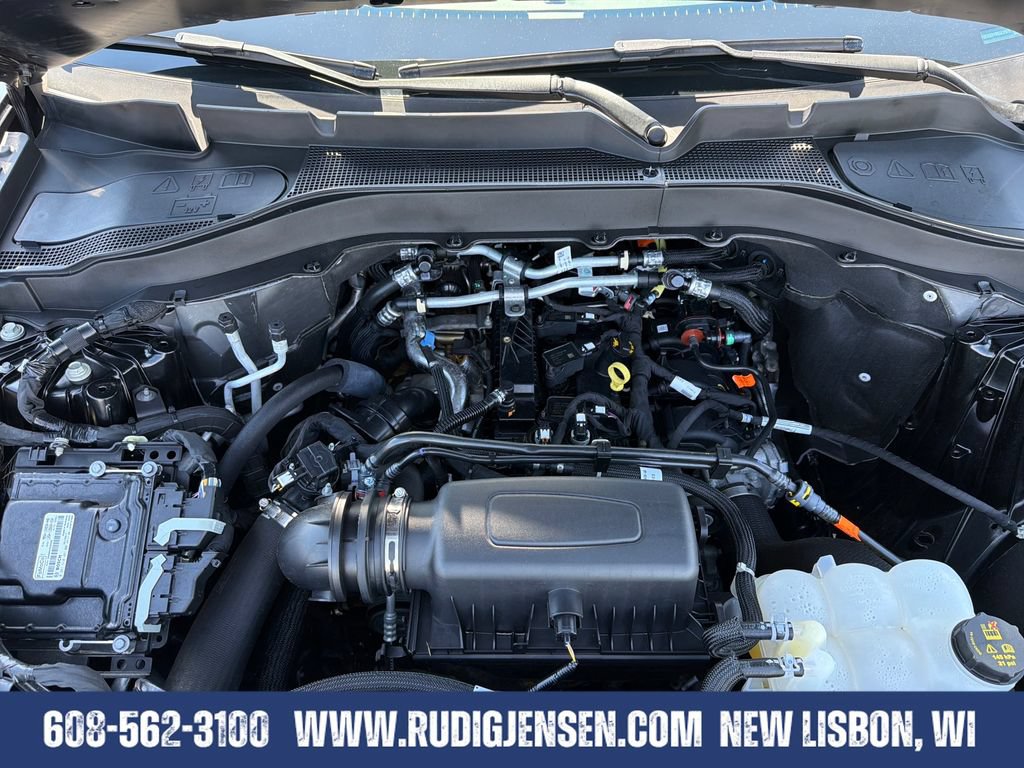 Used 2024 Ford Explorer XLT w/ Equipment Group 202A AWD/4WD image 21