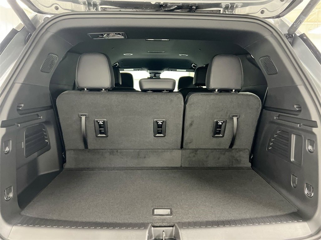 New 2026 Chevrolet Traverse LT w/ Driver Confidence Package image 24