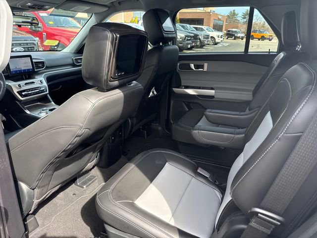 Certified 2022 Ford Explorer XLT w/ Equipment Group 202A image 10