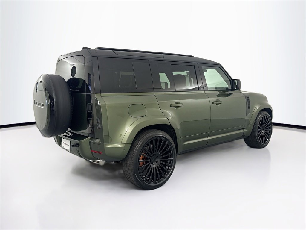 New 2026 Land Rover Defender 110 X-Dynamic SE image 5