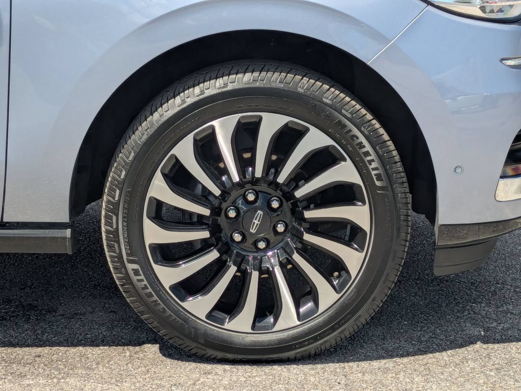 Used 2023 Lincoln Navigator L Black Label AWD/4WD image 9