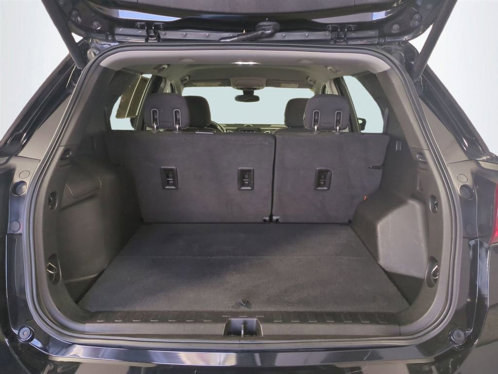 Used 2020 Chevrolet Equinox LT w/ Driver Convenience Package image 14