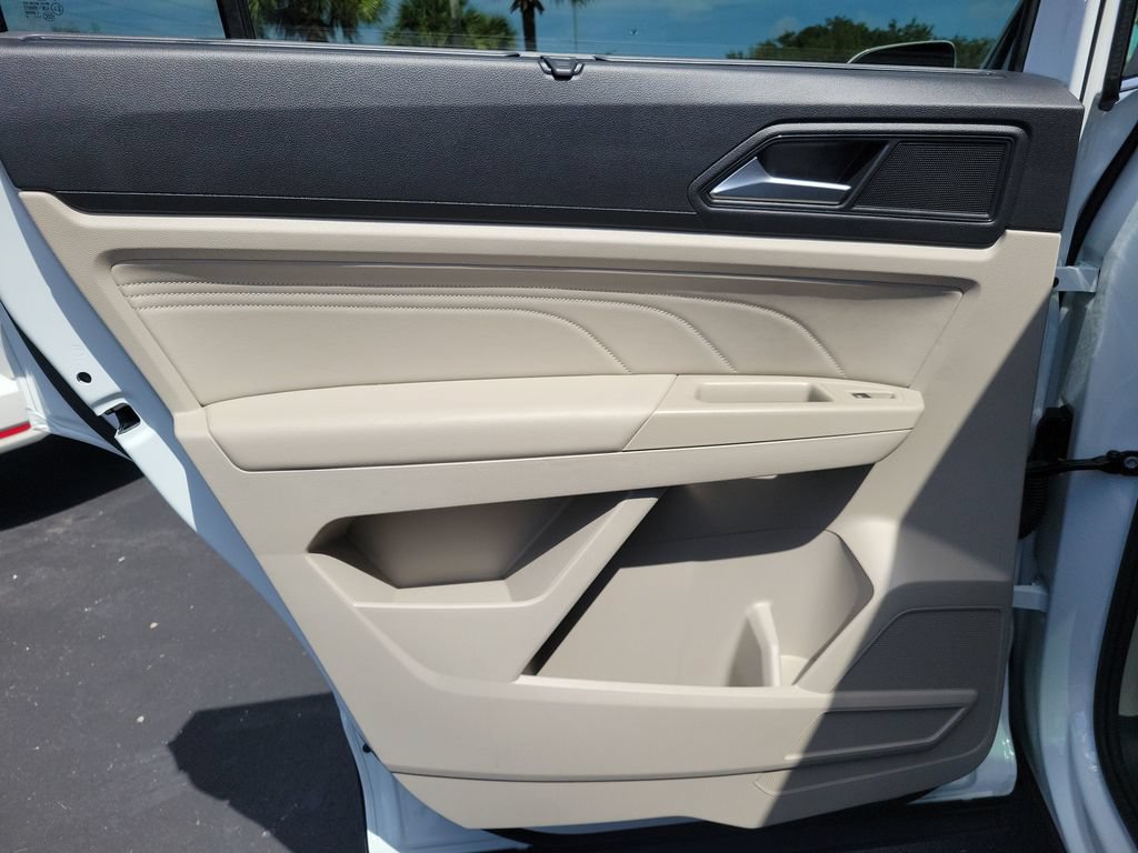Used 2022 Volkswagen Atlas SE w/ Panoramic Sunroof Package FWD image 14