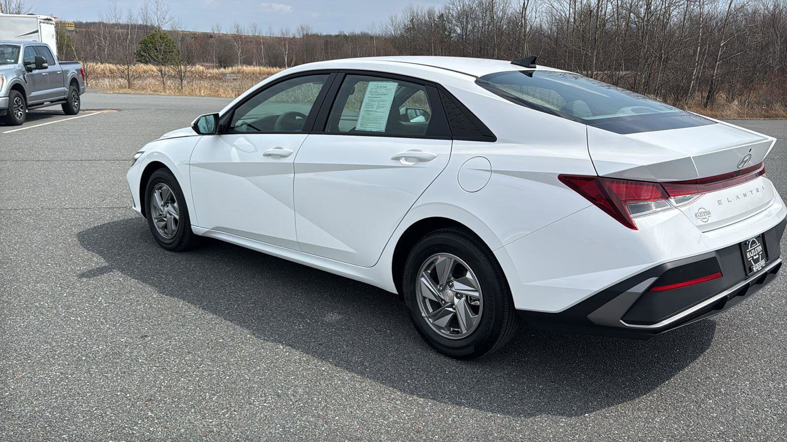 Used 2026 Hyundai Elantra SE FWD image 10