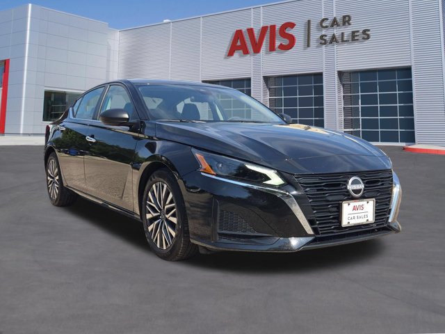 Used 2025 Nissan Altima 2.5 SV FWD image 3