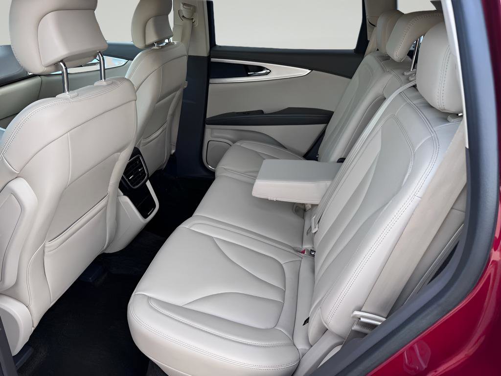 Used 2018 Lincoln MKX Premiere image 32