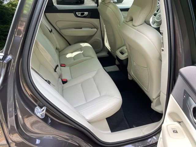 Used 2024 Volvo XC60 B5 Plus w/ Protection Package Premier AWD/4WD image 15
