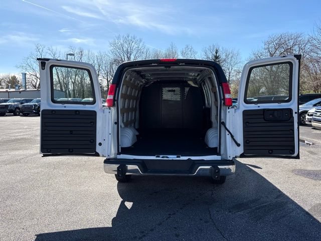 Used 2024 Chevrolet Express 2500 w/ Driver Convenience Package RWD image 8