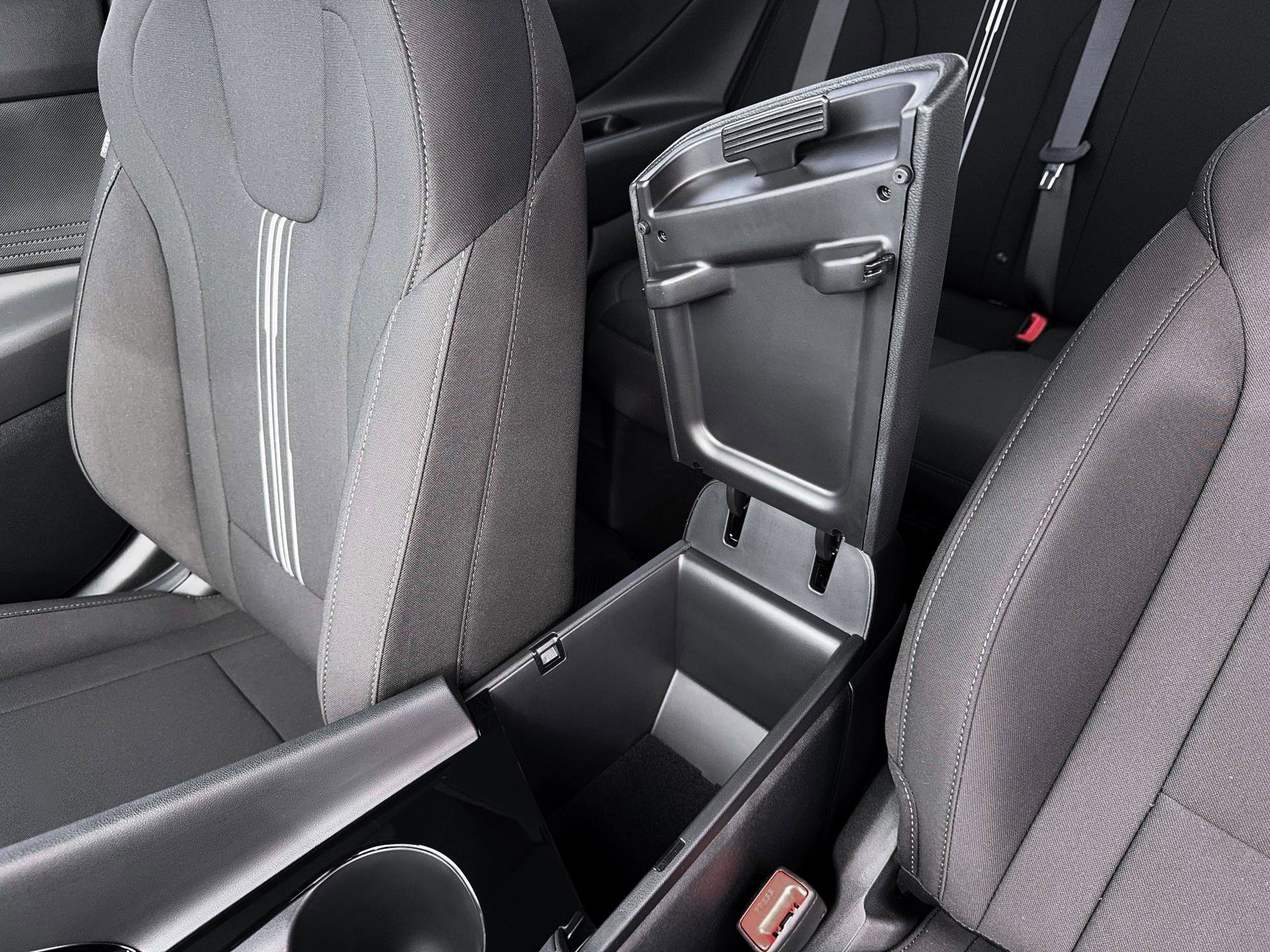 New 2026 Hyundai Elantra Hybrid FWD image 18