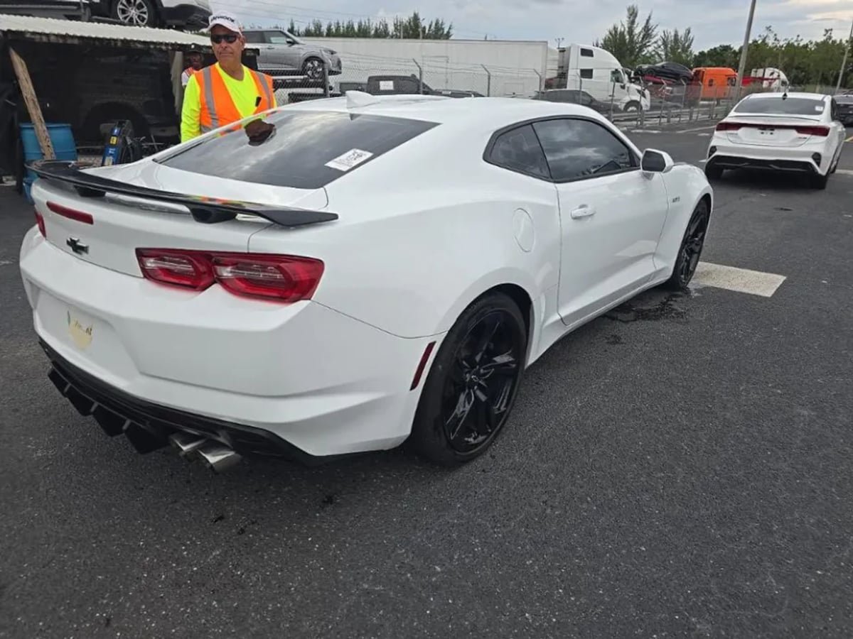 Used 2021 Chevrolet Camaro LT w/ Technology Package RWD image 4