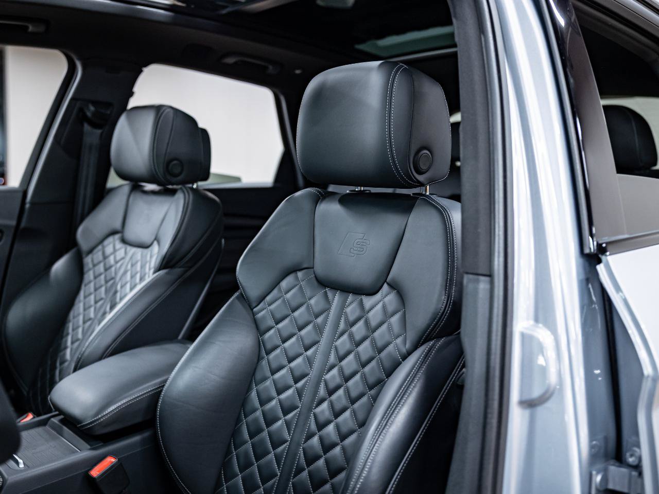 Used 2019 Audi SQ5 Premium Plus w/ Premium Plus Package AWD/4WD image 8
