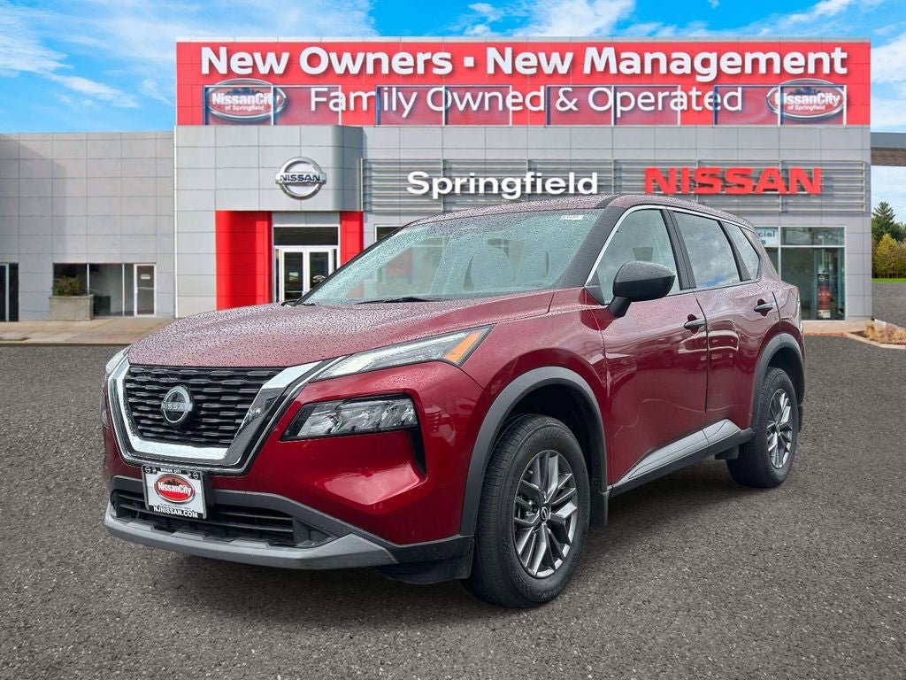 Used 2023 Nissan Rogue S AWD/4WD image 2