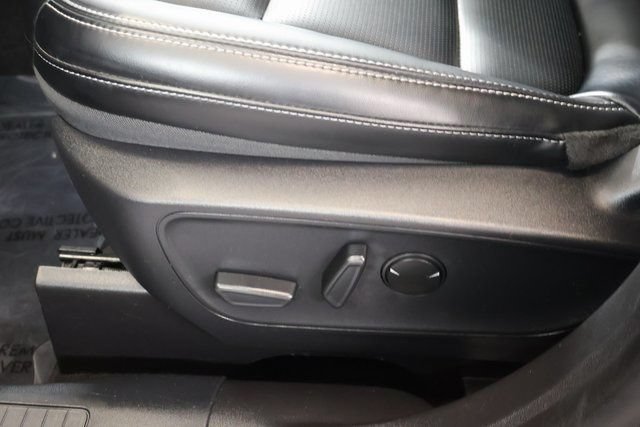 Used 2025 Ford Escape Platinum AWD/4WD image 14