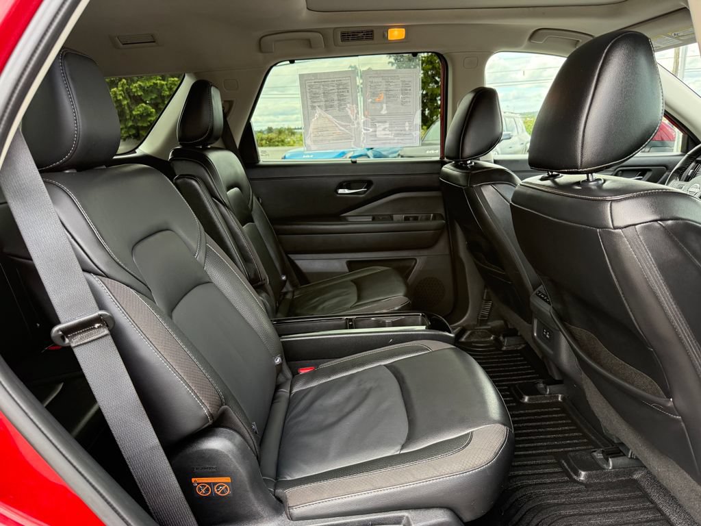 Used 2024 Nissan Pathfinder SL w/ SL Premium Package AWD/4WD image 14