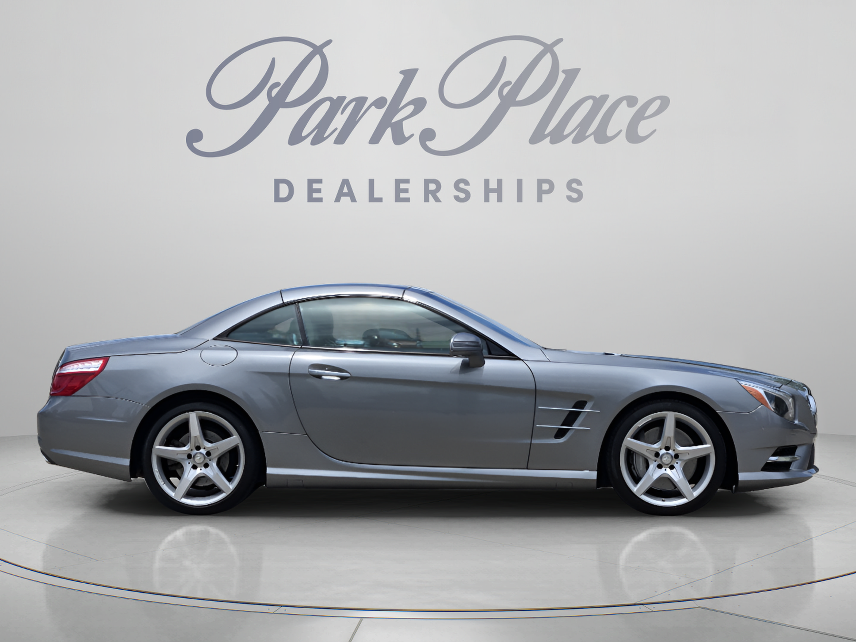 Used 2014 Mercedes-Benz SL 550 image 8