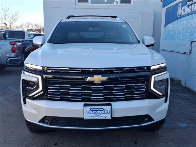 Used 2025 Chevrolet Suburban High Country image 2