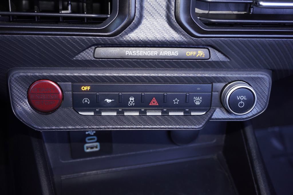 Used 2025 Ford Mustang EcoBoost image 25
