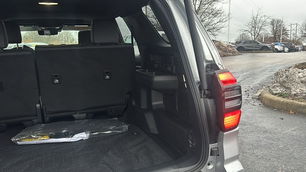 Used 2025 Toyota 4Runner TRD Off-Road Premium w/ Tow Technology Package image 33