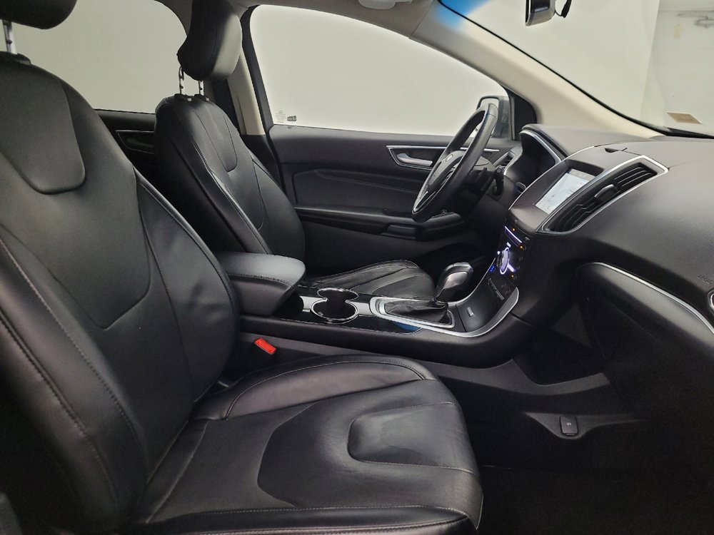 Used 2018 Ford Edge Titanium w/ Equipment Group 301A AWD/4WD image 21