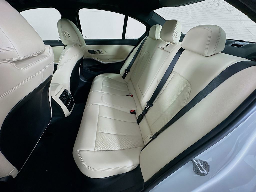 New 2026 BMW 330i xDrive Sedan w/ Premium Package image 32