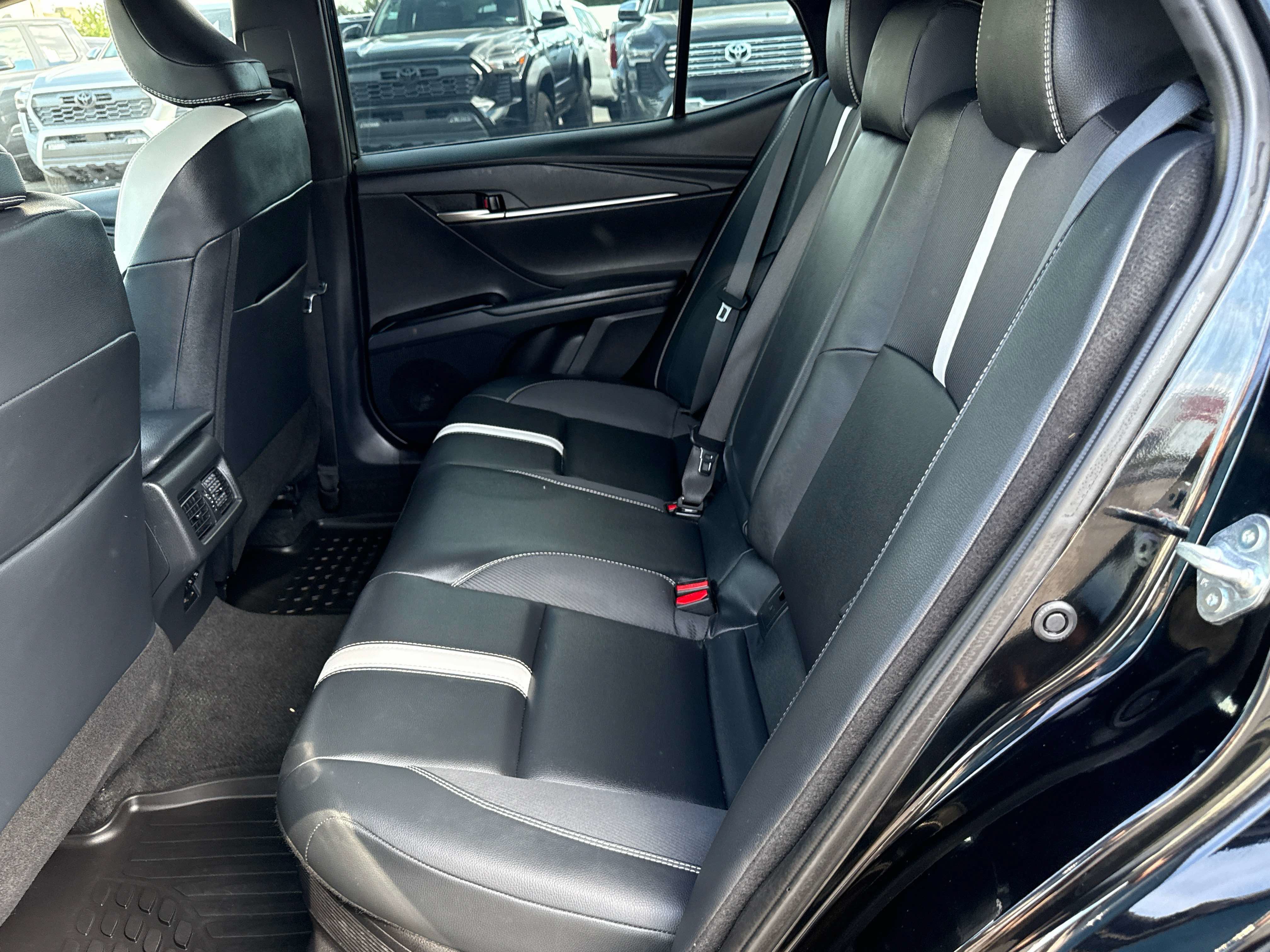 Used 2025 Toyota Camry SE FWD image 13