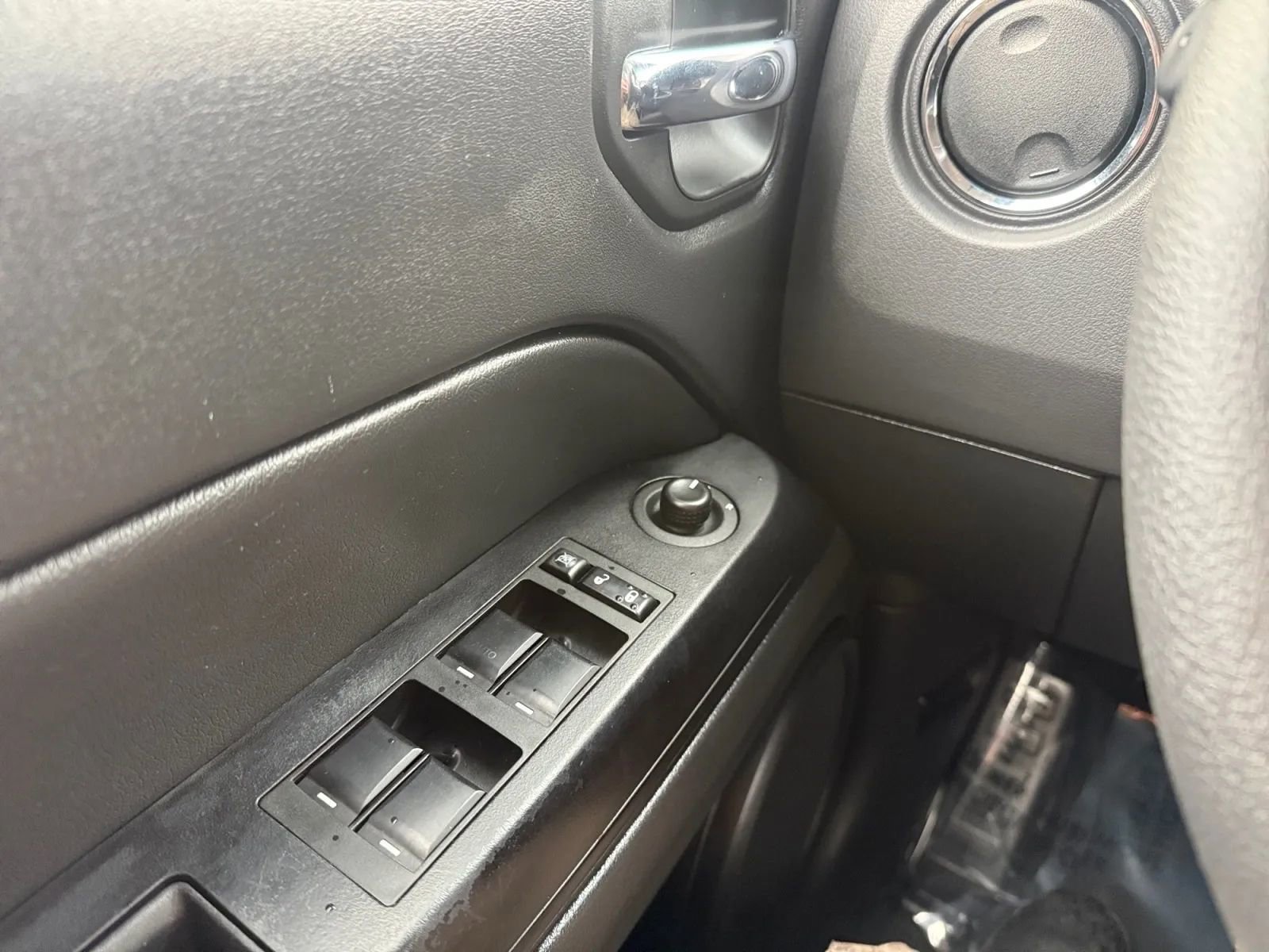 Used 2016 Jeep Patriot Sport w/ Power Value Group image 17