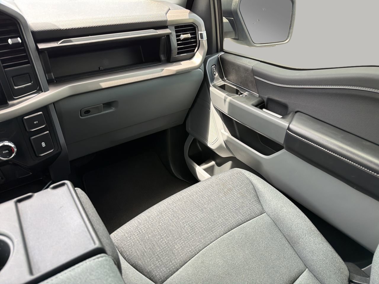 Used 2024 Ford F150 XLT RWD image 14